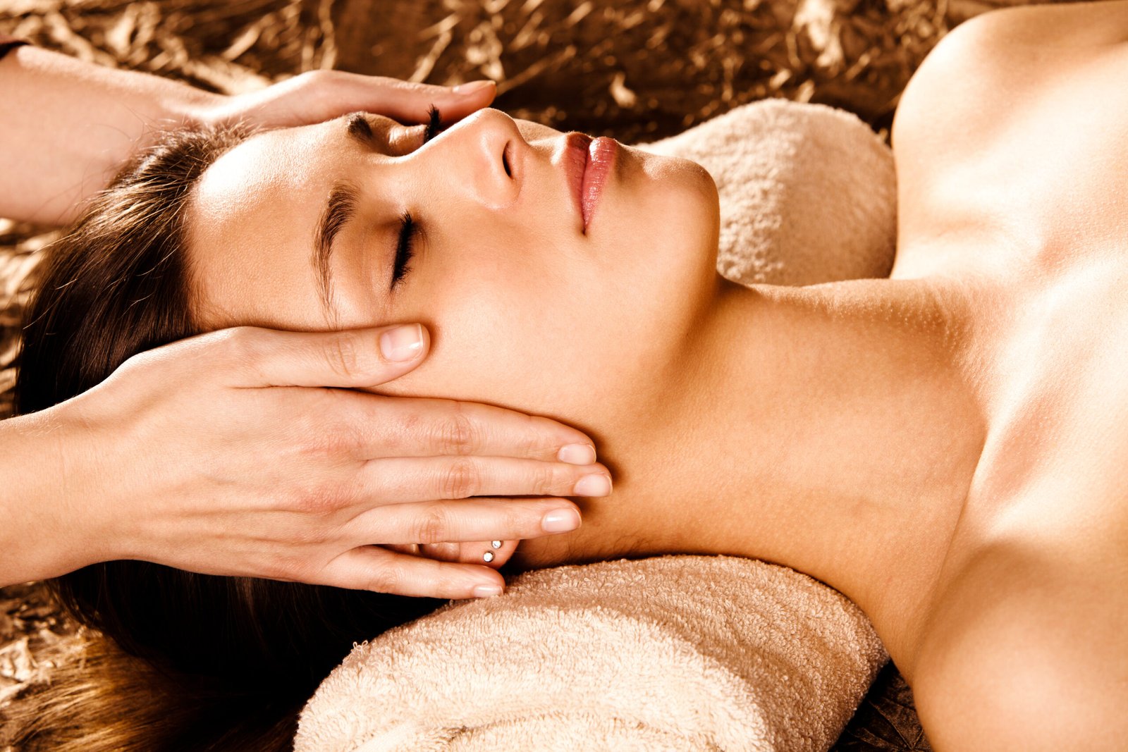 Rahul Phates Cosmetics for smooth, hydrated, bouncy skin